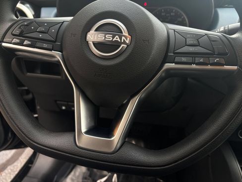 Used 2025 Nissan Versa SV FWD image 26
