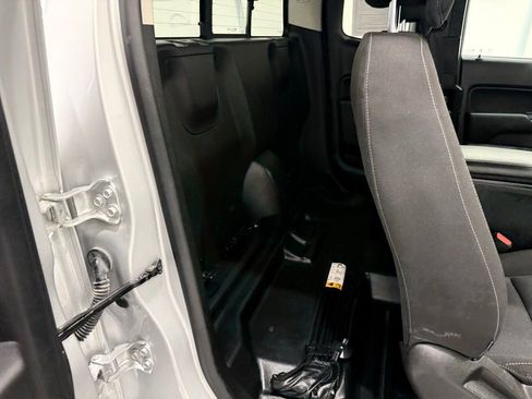 Used 2022 Chevrolet Colorado LT w/ Fleet Safety Package image 25