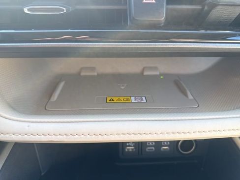 Used 2025 Toyota Highlander XLE AWD/4WD image 34