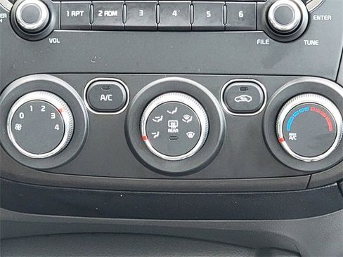 Used 2017 Kia Forte LX image 28