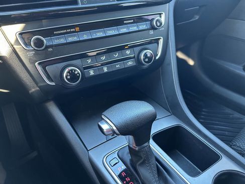 Used 2020 Kia Optima LX image 39