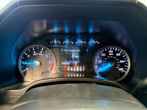 Used 2019 Ford F350 XLT w/ Camper Package AWD/4WD image 26