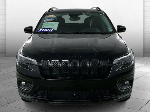 Used 2023 Jeep Cherokee Altitude Lux image 2