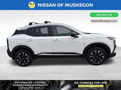 New 2026 Nissan Kicks SV w/ SV Premium Package image 8