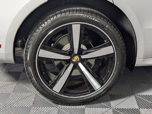 New 2026 Porsche Macan image 13