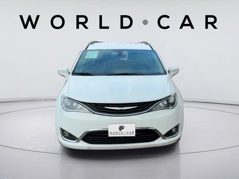 Used 2018 Chrysler Pacifica Touring-L FWD image 15