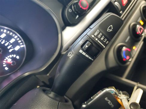 Certified 2024 Kia Forte LXS w/ LXS Technology Package image 27