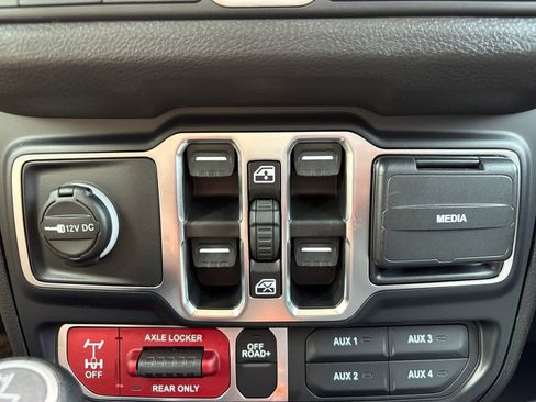 New 2026 Jeep Gladiator Willys image 9