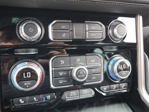 Certified 2022 GMC Yukon Denali AWD/4WD image 22
