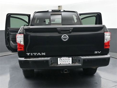 Used 2017 Nissan Titan SV image 44