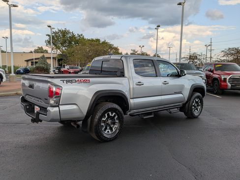 Certified 2022 Toyota Tacoma TRD Off-Road w/ Technology Package AWD/4WD image 9