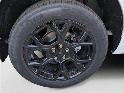 New 2025 Ford Maverick Lobo image 10