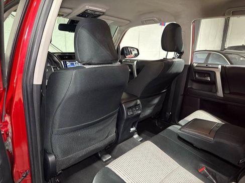Used 2020 Toyota 4Runner SR5 AWD/4WD image 25