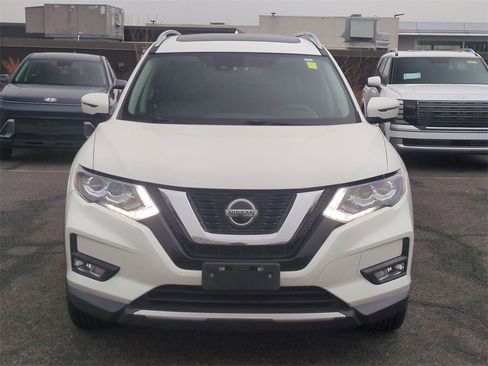 Used 2019 Nissan Rogue SL w/ Premium Package image 8