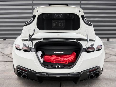 Used 2024 Ferrari Roma Spider image 19