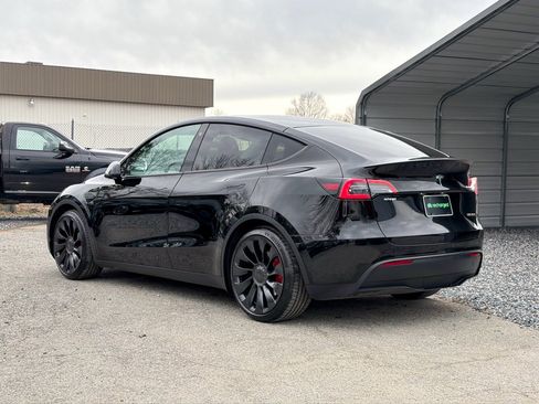 Used 2022 Tesla Model Y Performance image 2