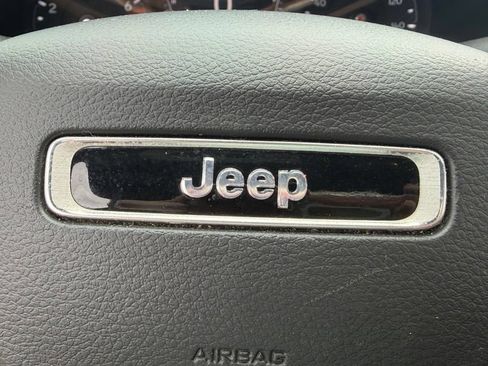 Used 2024 Jeep Compass Latitude AWD/4WD image 37
