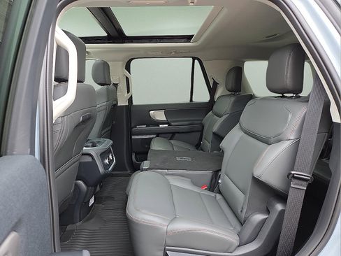 New 2025 Ford Expedition Active image 11