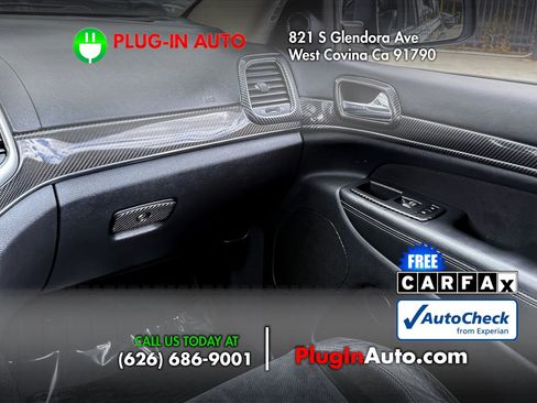 Used 2012 Jeep Grand Cherokee SRT8 w/ Luxury Group II AWD/4WD image 18