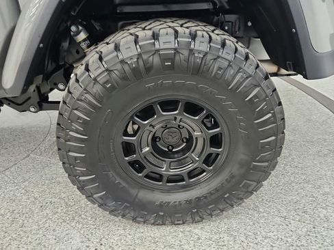 Used 2022 Jeep Gladiator Rubicon w/ LED Lighting Group image 17