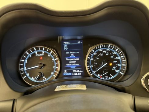 Used 2022 INFINITI Q60 3.0t Luxe w/ Essential Package image 18