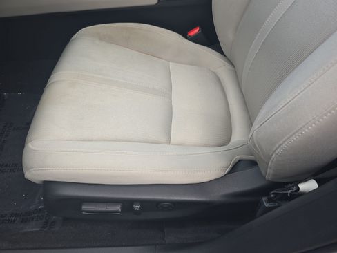 Used 2019 Honda Accord EX image 26