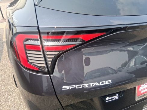 Certified 2026 Kia Sportage SX FWD image 11