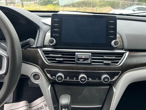 Used 2020 Honda Accord EX image 37