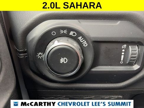 Used 2025 Jeep Wrangler Unlimited Sahara AWD/4WD image 10