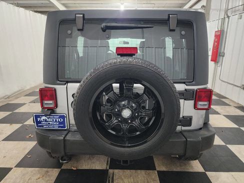 Used 2015 Jeep Wrangler Unlimited Sport w/ Connectivity Group image 7