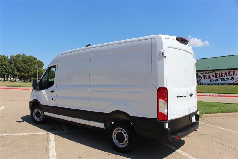 Used 2026 Ford Transit 250 148 Medium Roof RWD image 3