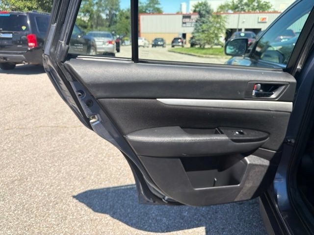 Used 2013 Subaru Outback 2.5i AWD/4WD image 20