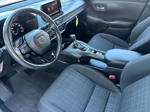 Used 2025 Honda HR-V Sport image 9