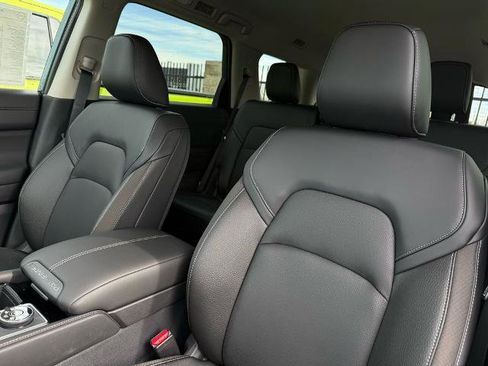 New 2026 Nissan Pathfinder SL image 15