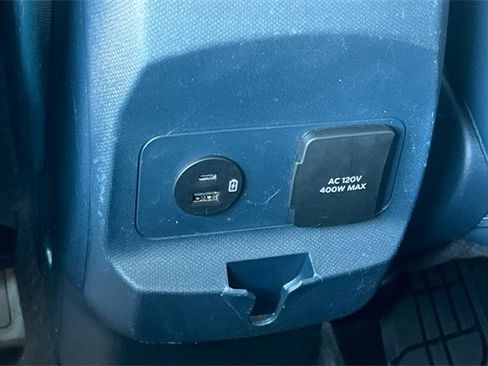 Used 2022 Ford Maverick Lariat image 14