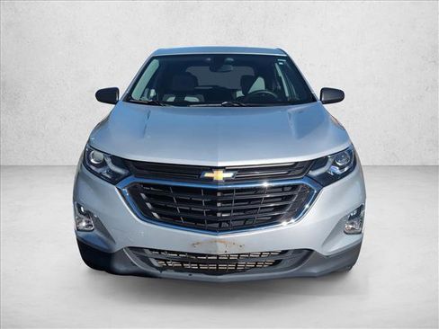 Used 2018 Chevrolet Equinox LS image 2