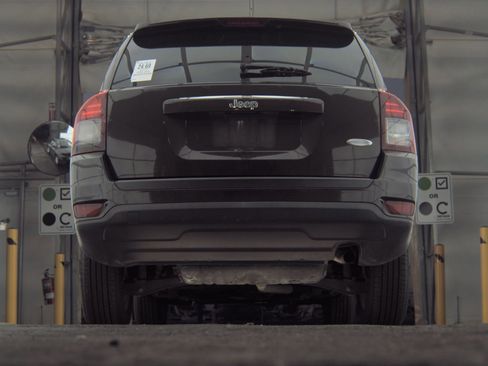 Used 2014 Jeep Compass Latitude image 5