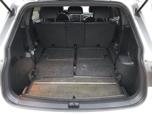 Used 2021 Volkswagen Tiguan SE R-Line image 24