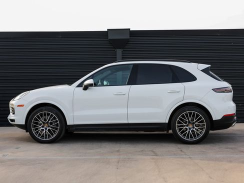 Certified 2023 Porsche Cayenne image 2