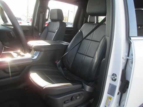 Certified 2024 Chevrolet Silverado 3500 High Country w/ High Country Premium Package image 21