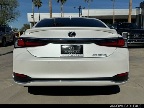 Used 2025 Lexus ES 300h w/ Luxury Package image 7