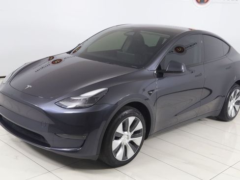 Used 2024 Tesla Model Y Long Range RWD image 22