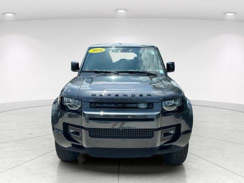 Used 2024 Land Rover Defender 110 V8 AWD/4WD image 2
