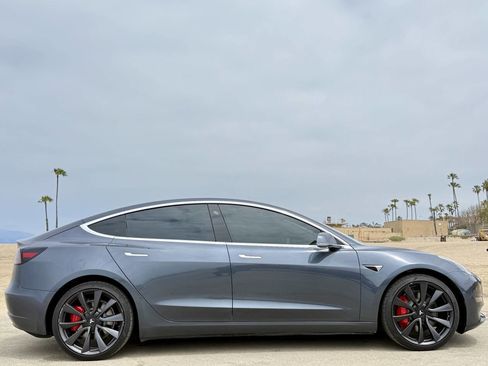 Used 2020 Tesla Model 3 Performance image 5