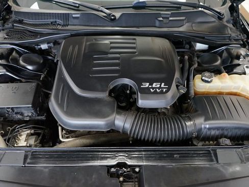 Used 2019 Dodge Challenger SXT image 43