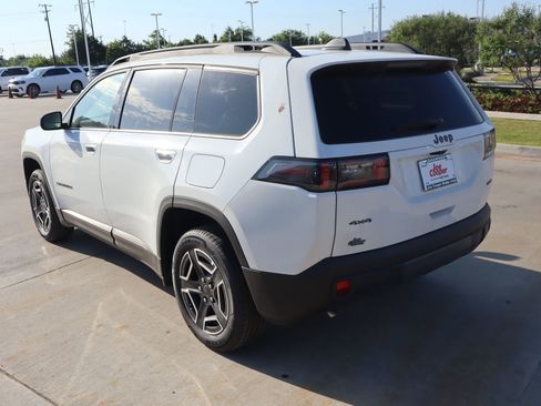 New 2026 Jeep Cherokee Laredo AWD/4WD image 22