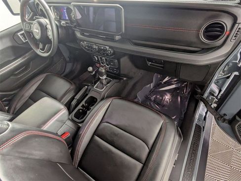 Certified 2024 Jeep Wrangler Unlimited Rubicon image 32