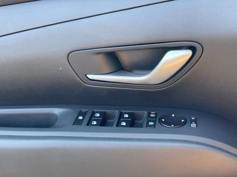 Used 2025 Hyundai Santa Cruz SEL FWD image 23
