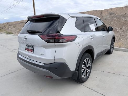 Certified 2021 Nissan Rogue SV image 6