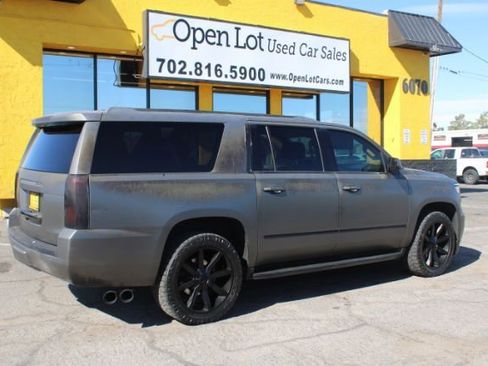 Used 2016 Chevrolet Suburban LTZ image 5